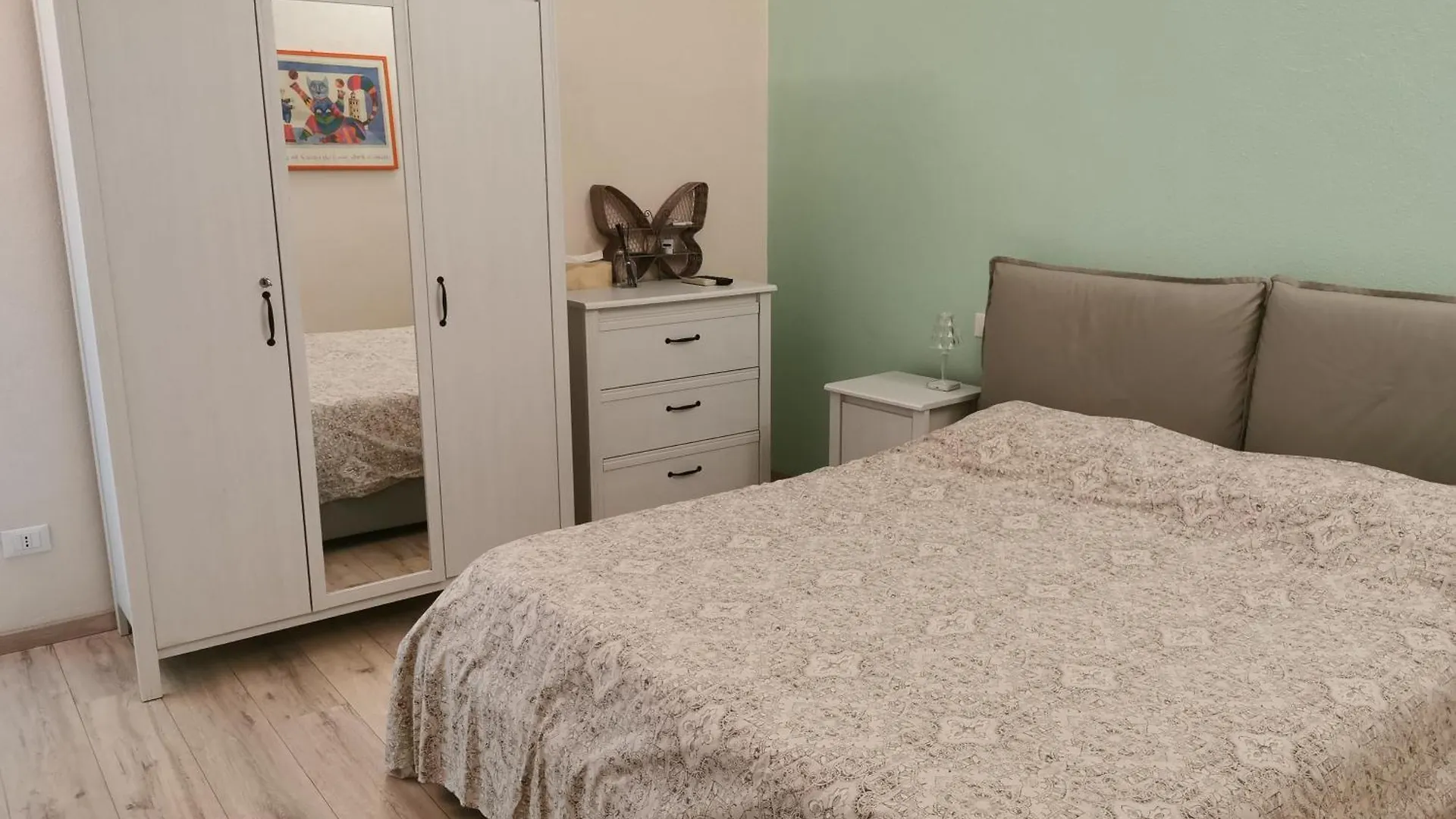 Kikka\'S House contacts